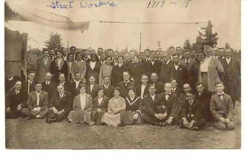 6 1917 Street workers Kenton.jpg